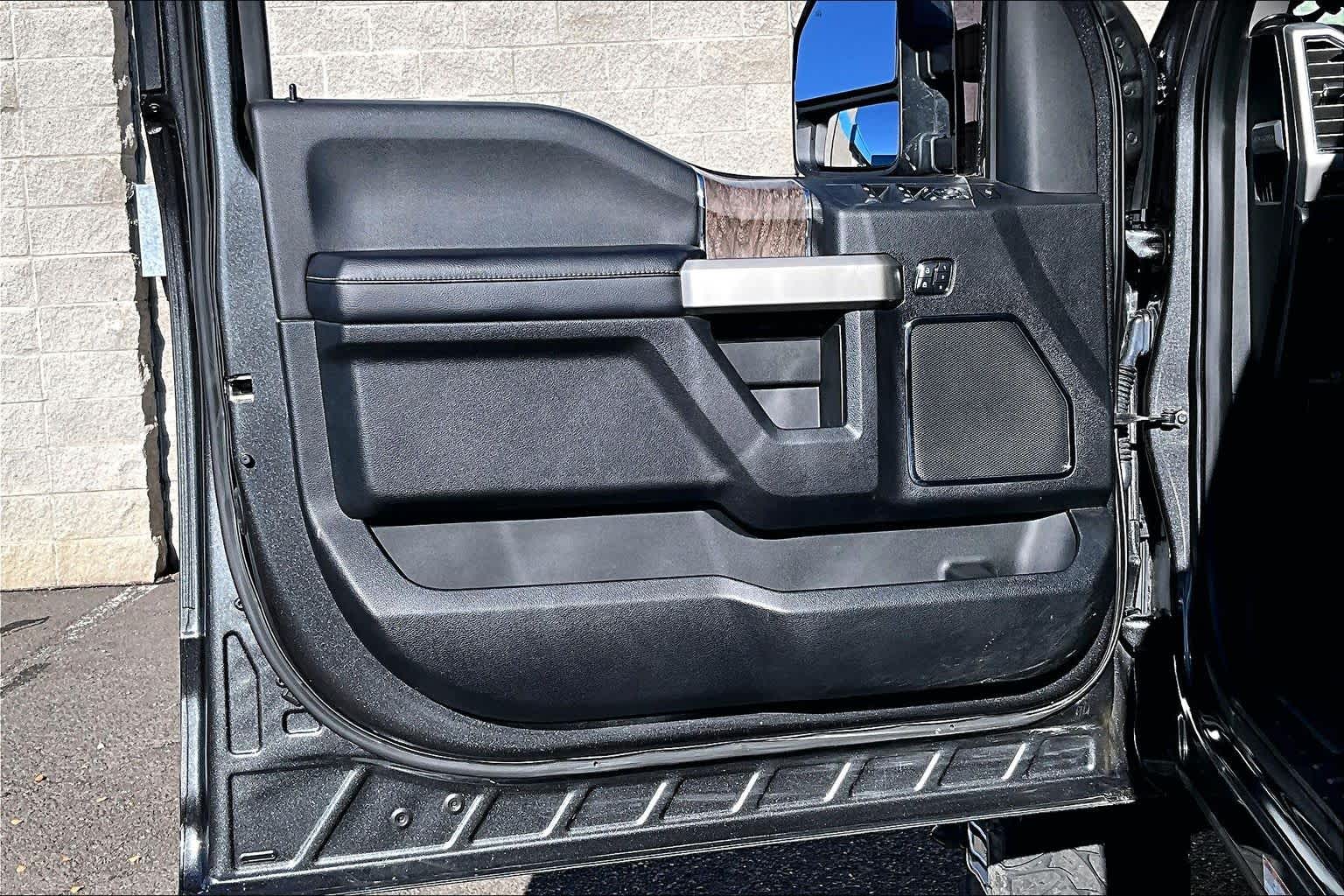 Thumbnail: 2017 Ford F-450 - 27