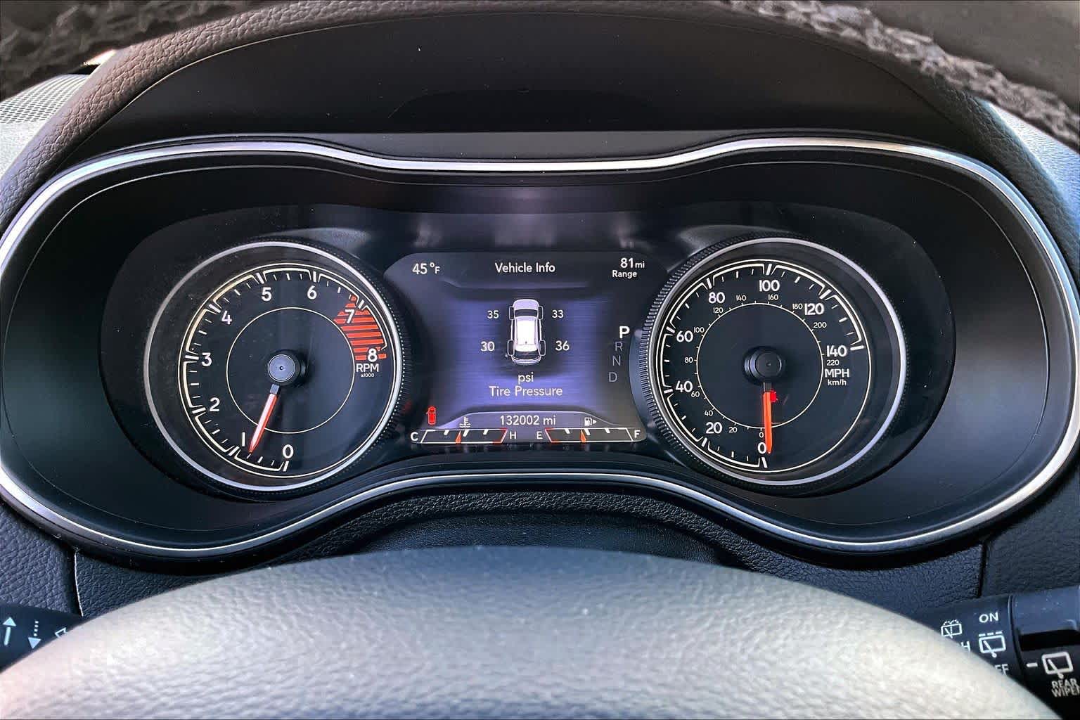 Thumbnail: 2019 Jeep Cherokee - 17