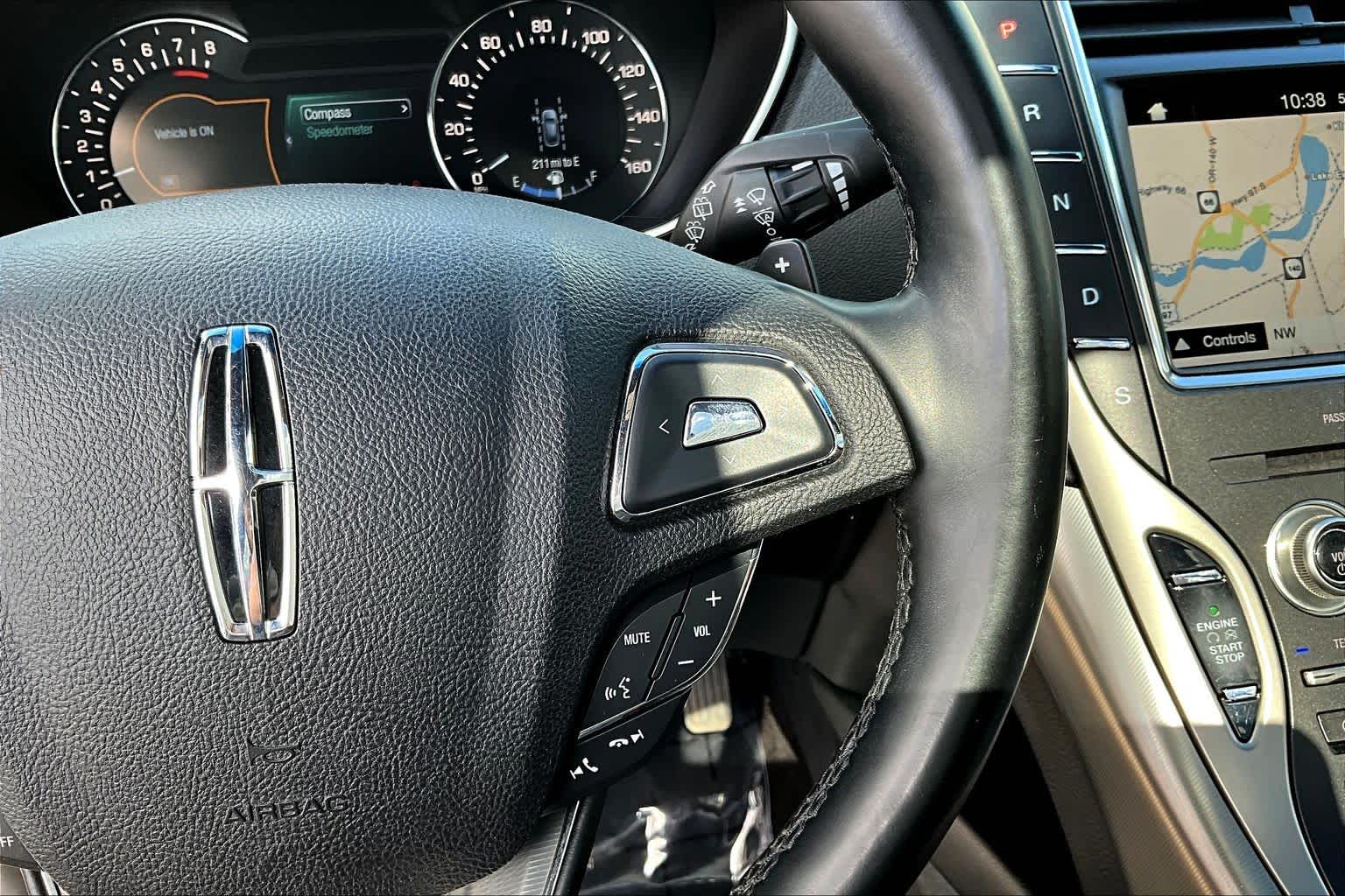 Thumbnail: 2016 Lincoln MKX - 25