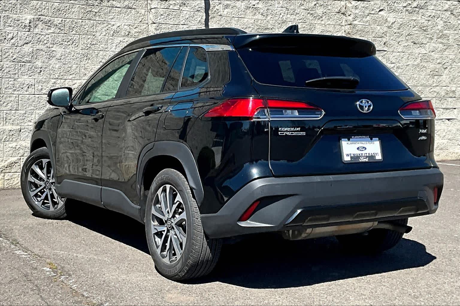 2023 Toyota Corolla Cross XLE 4