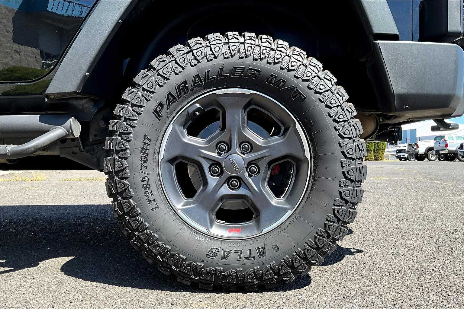 Thumbnail: 2017 Jeep Wrangler - 35