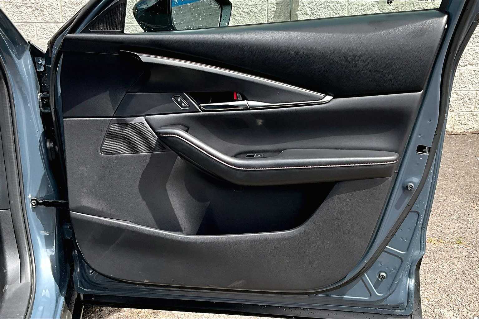 2024 Mazda CX-30 Carbon 28