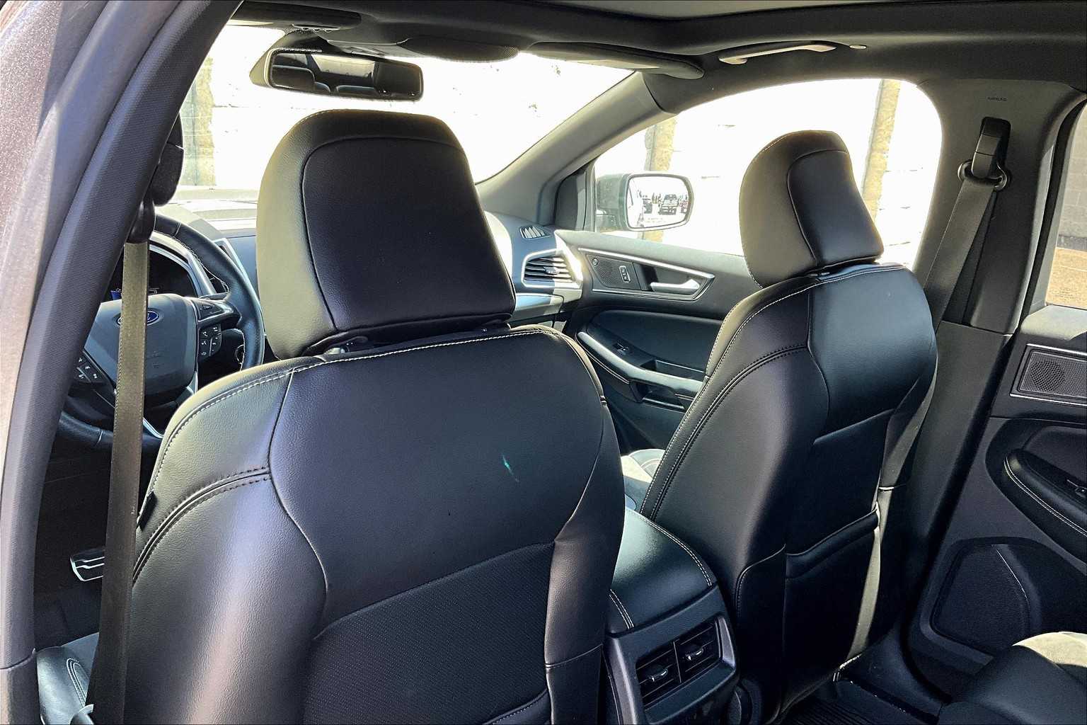 2022 Ford Edge ST 12