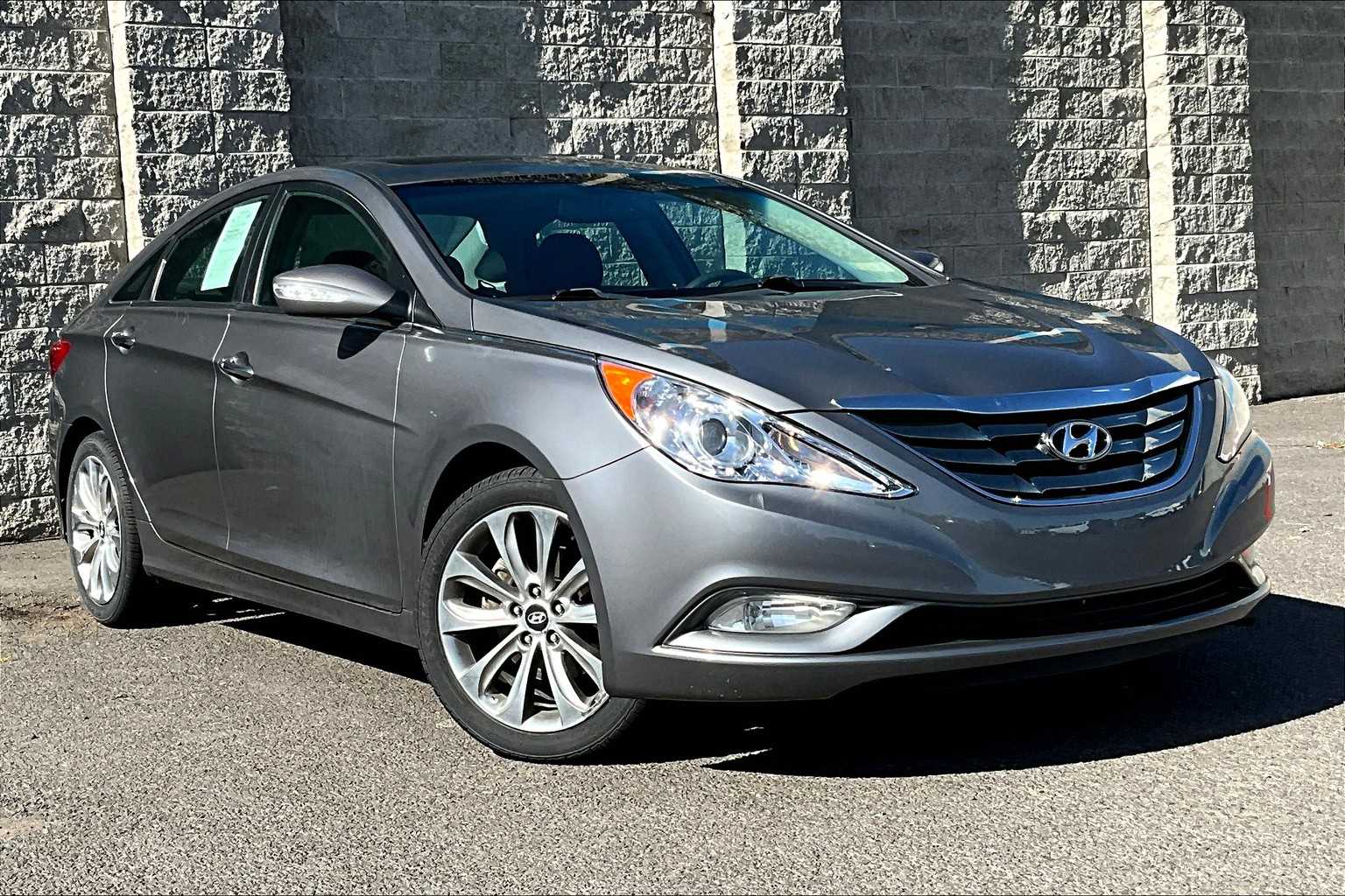 Thumbnail: 2011 Hyundai Sonata - 21