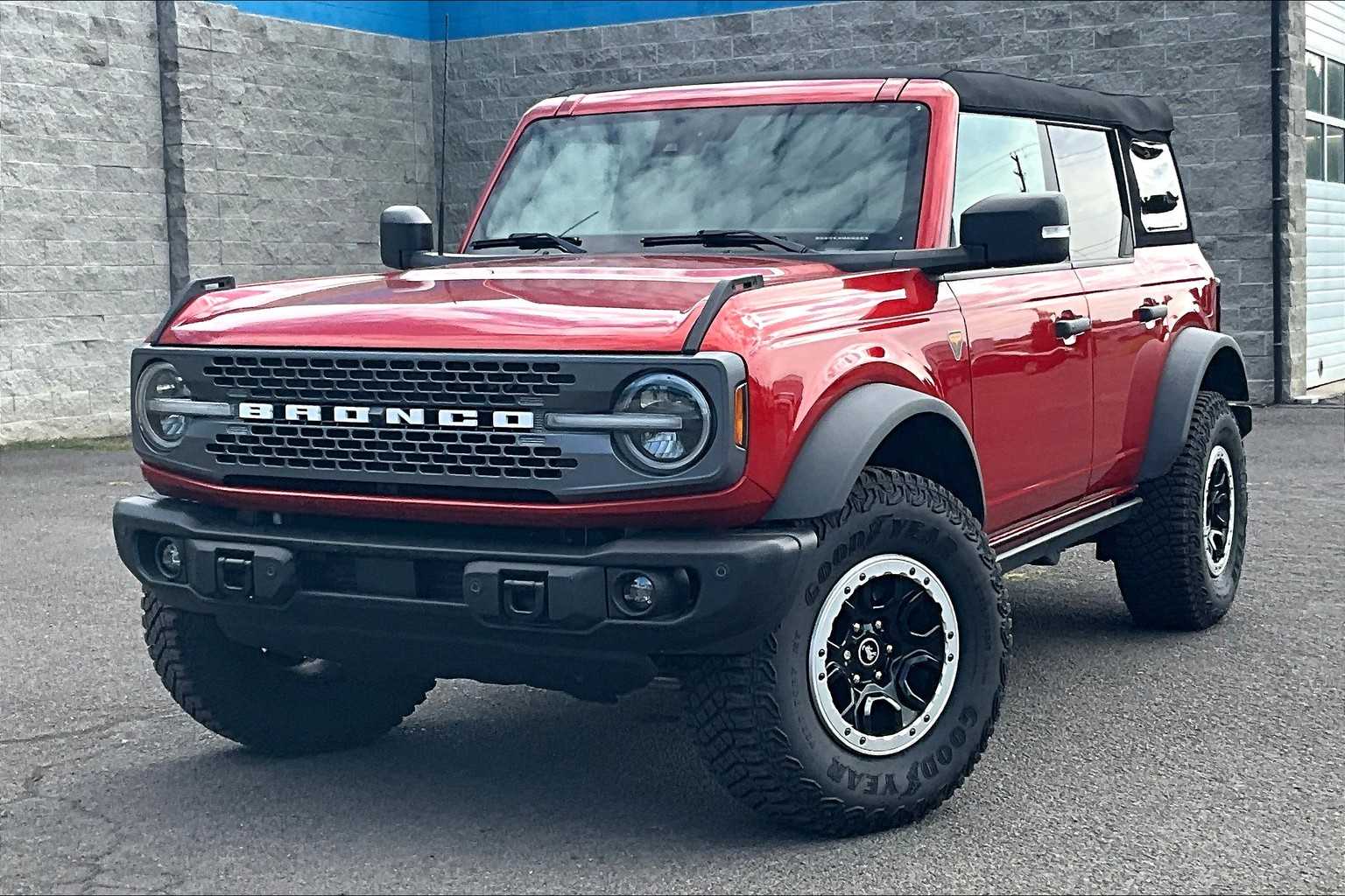 Thumbnail: 2023 Ford Bronco - 1