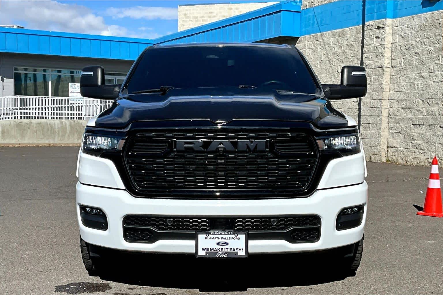 Thumbnail: 2025 RAM 1500 - 6