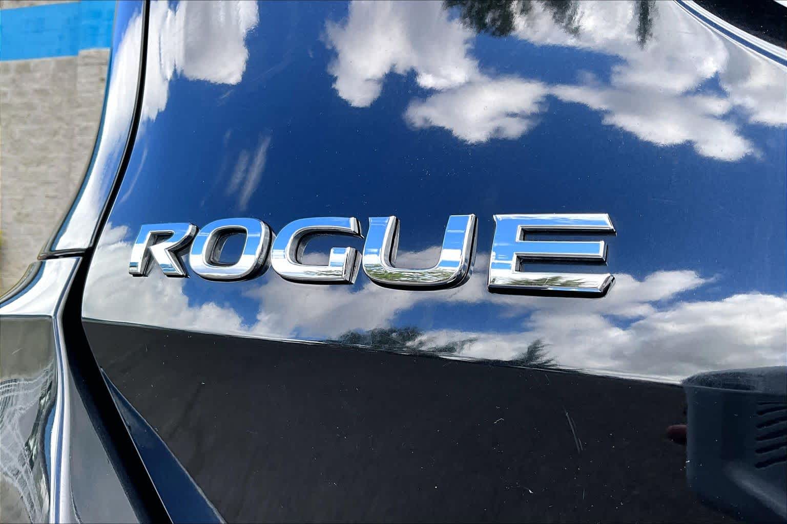 Thumbnail: 2017 Nissan Rogue - 7