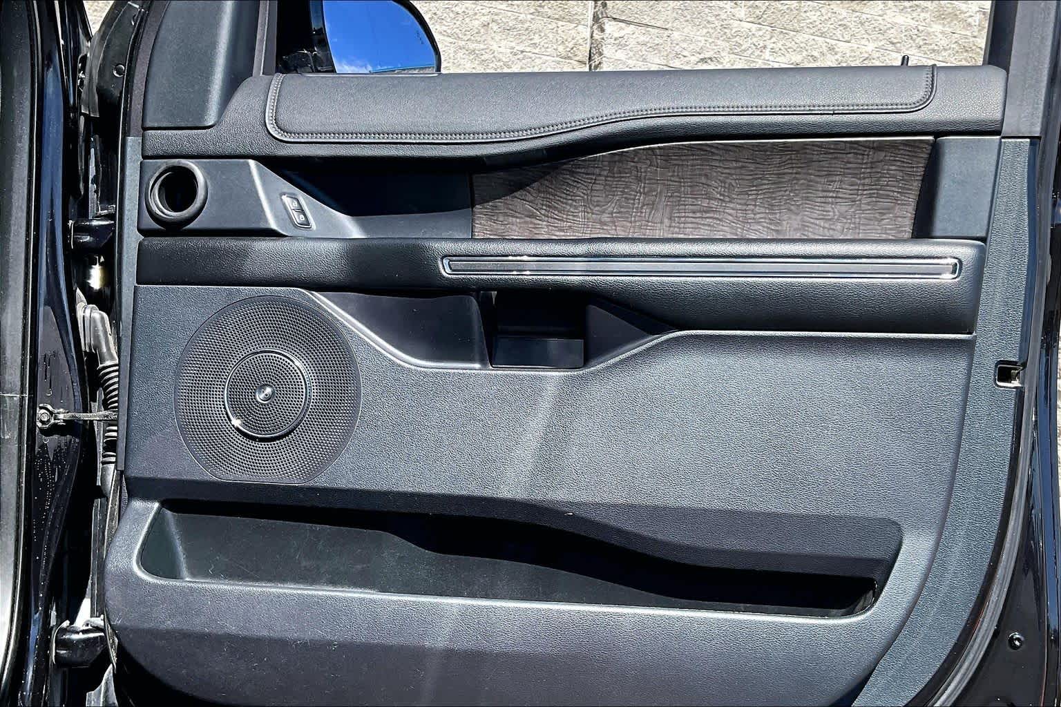 Thumbnail: 2019 Ford Expedition - 28