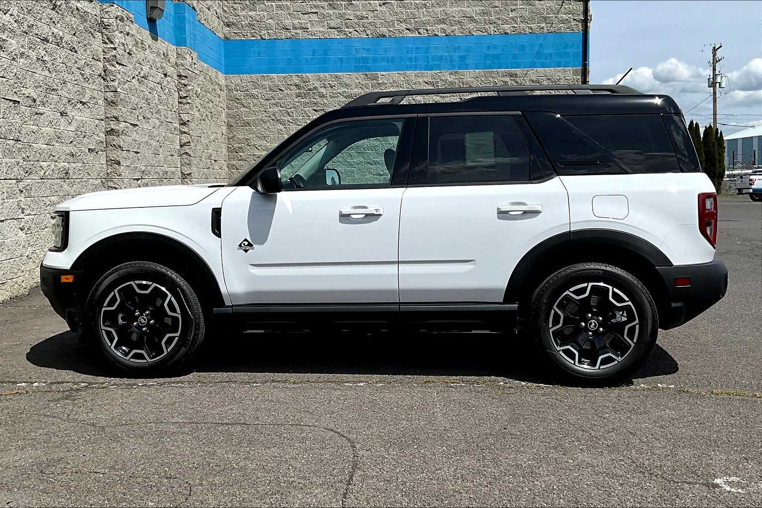 Thumbnail: 2025 Ford Bronco Sport - 3