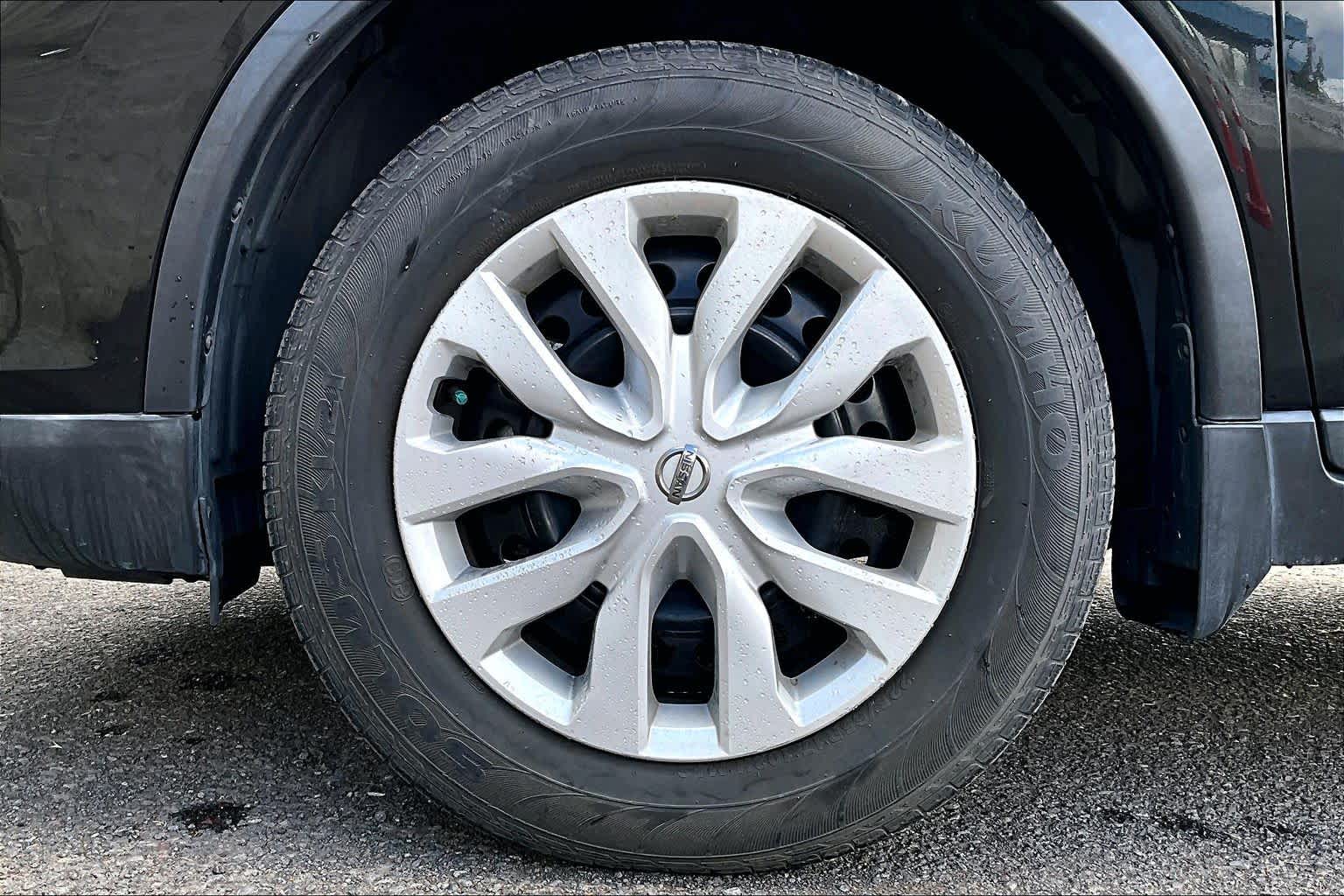 Thumbnail: 2017 Nissan Rogue - 8