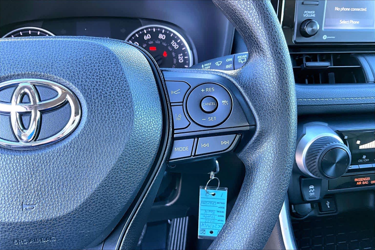 Thumbnail: 2022 Toyota RAV4 - 25