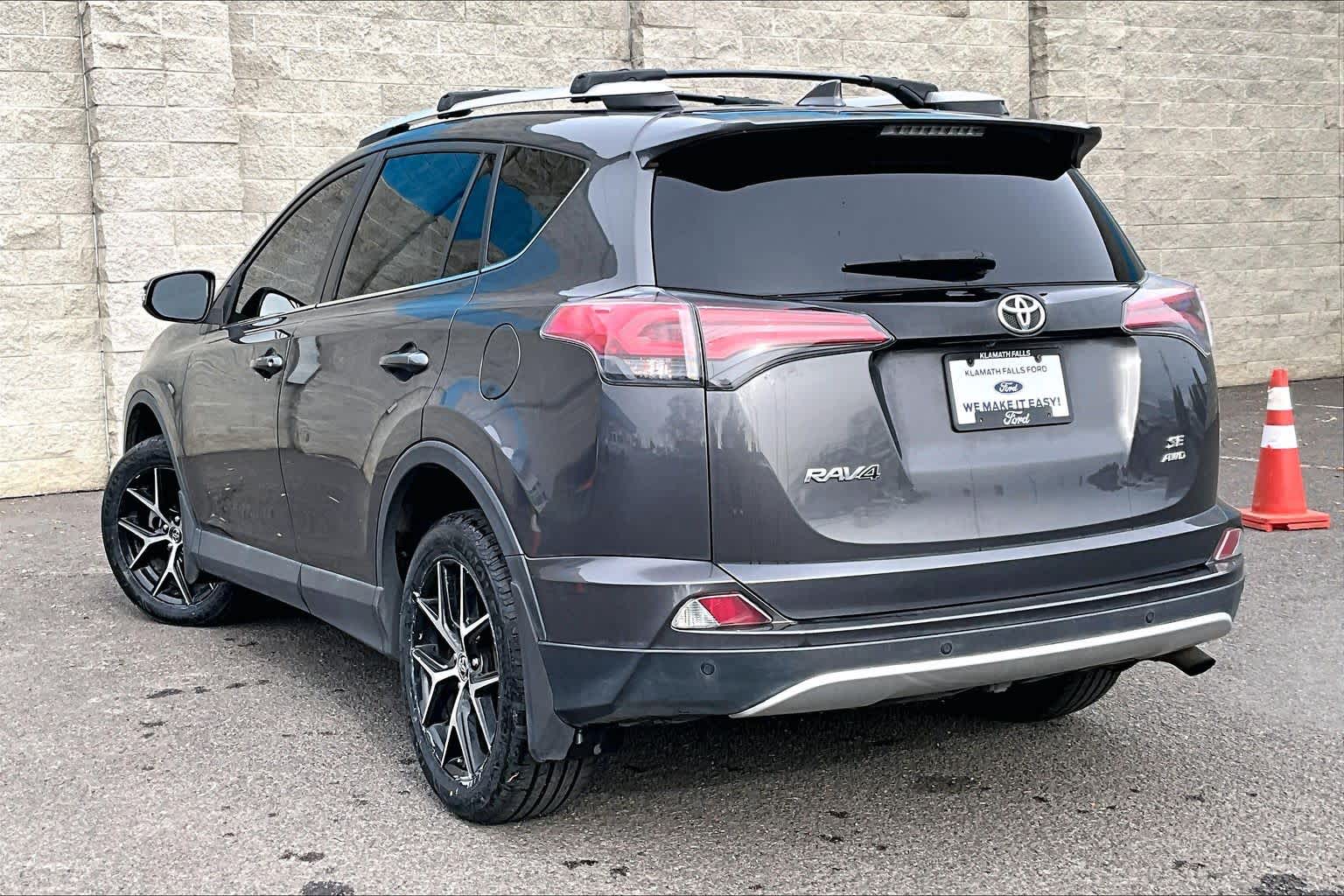 Thumbnail: 2016 Toyota RAV4 - 4