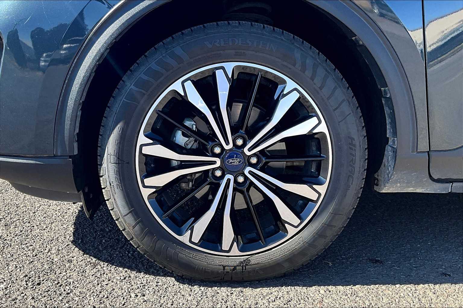 Thumbnail: 2022 Ford Escape - 8