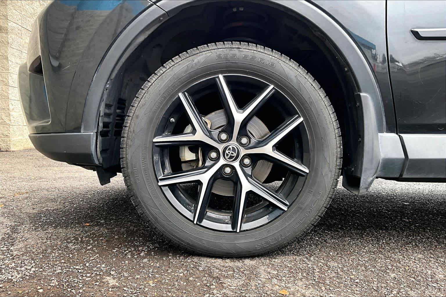 Thumbnail: 2017 Toyota RAV4 - 8