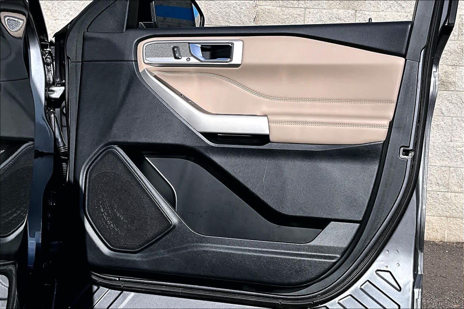 Thumbnail: 2021 Ford Explorer - 28