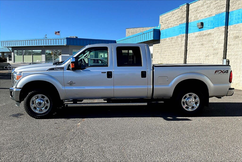 Used 2016 Ford F-250 XLT Truck Crew Cab