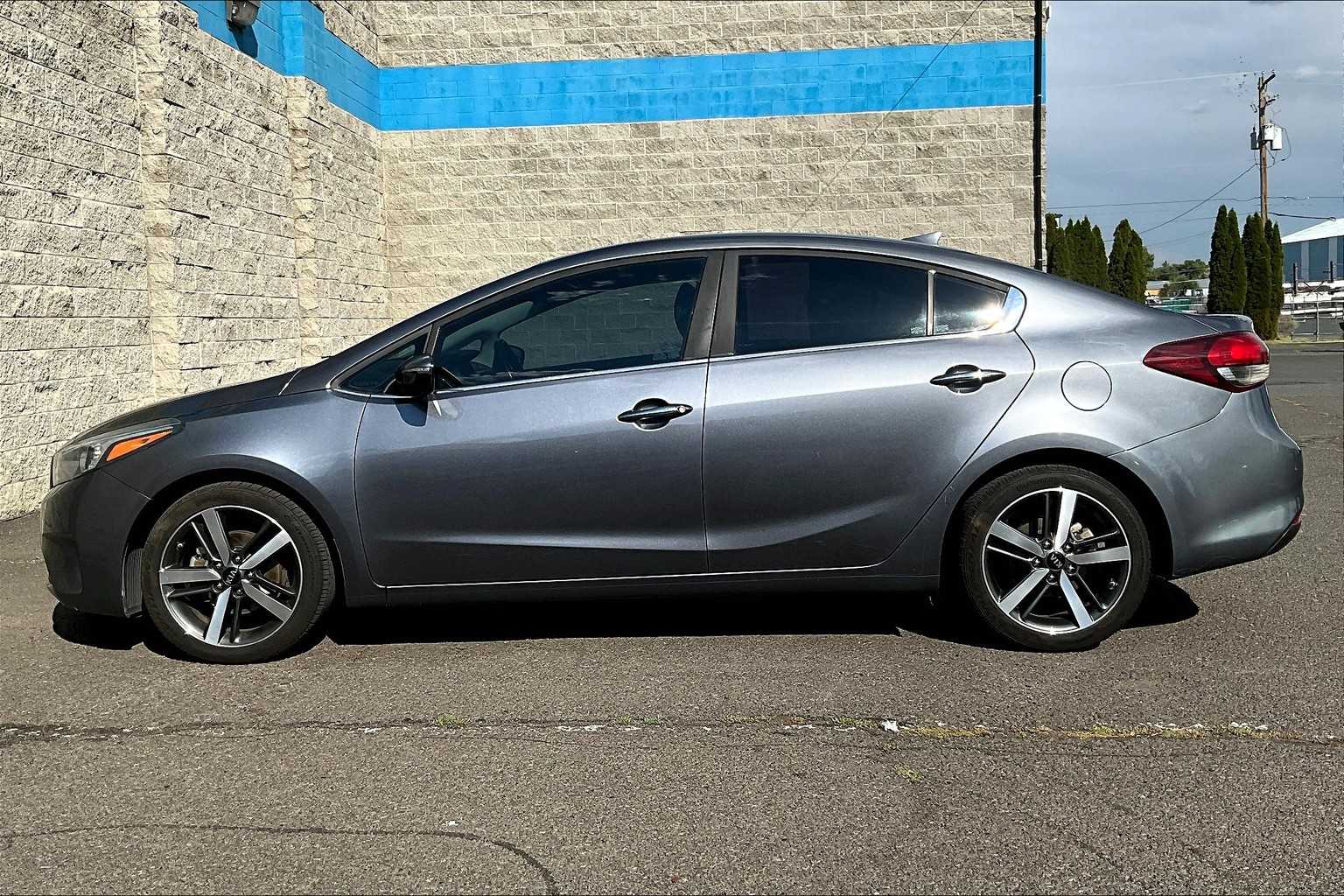 Thumbnail: 2018 Kia Forte - 3