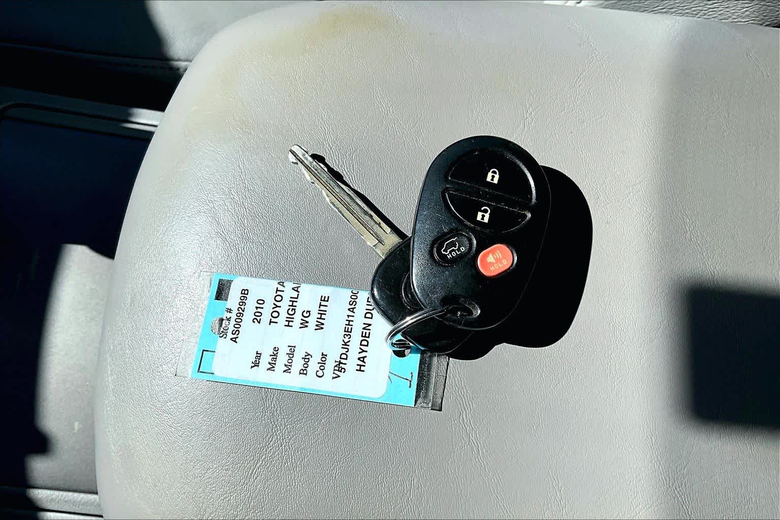 Thumbnail: 2010 Toyota Highlander - 19