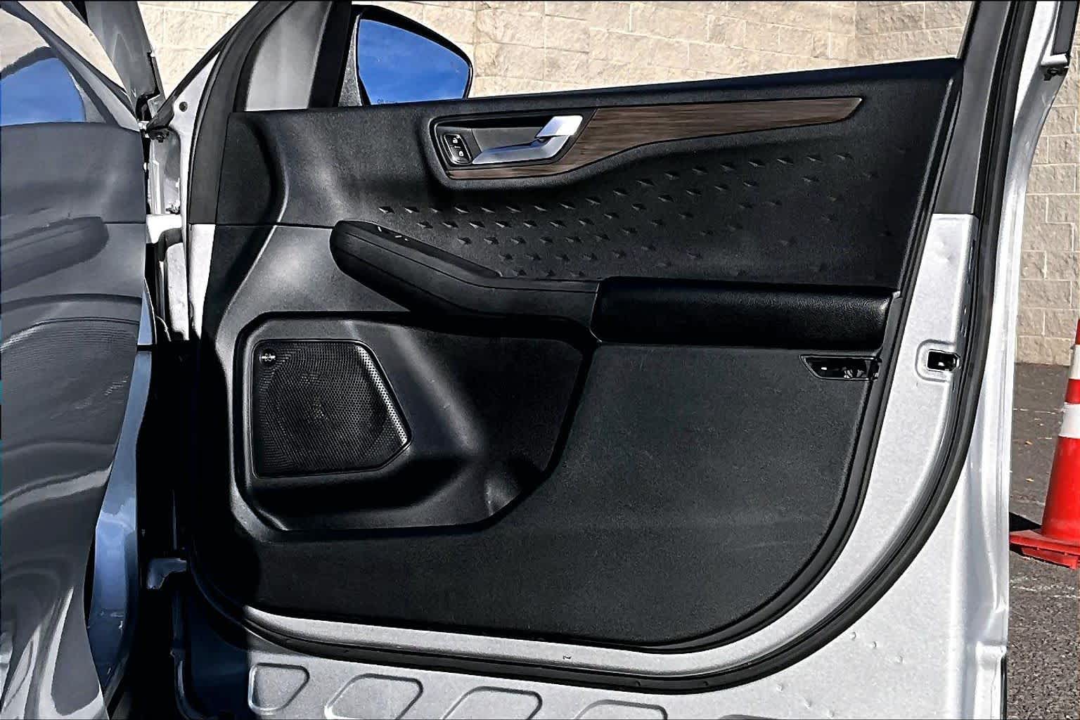 Thumbnail: 2020 Ford Escape - 28