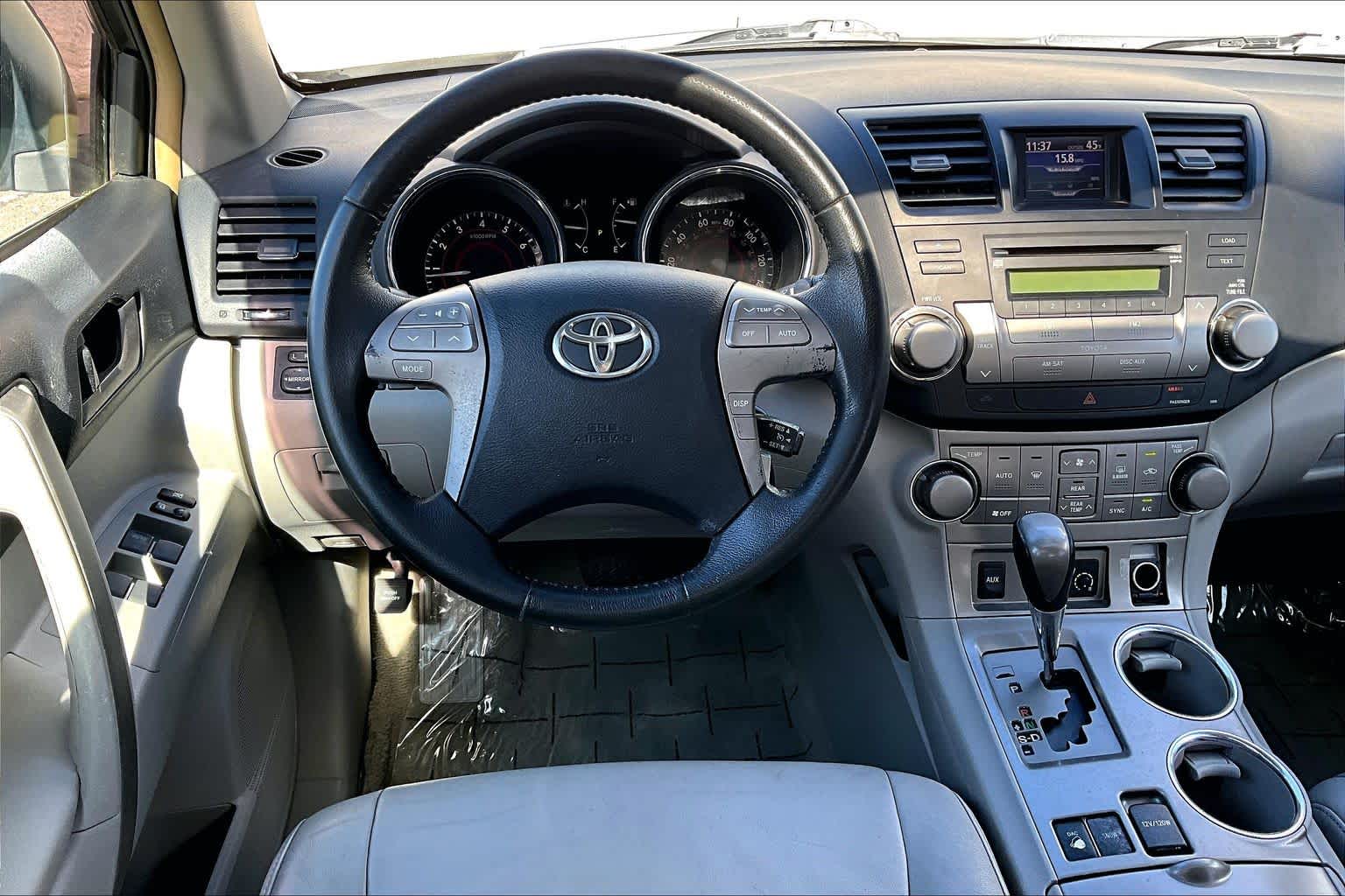 Thumbnail: 2010 Toyota Highlander - 14