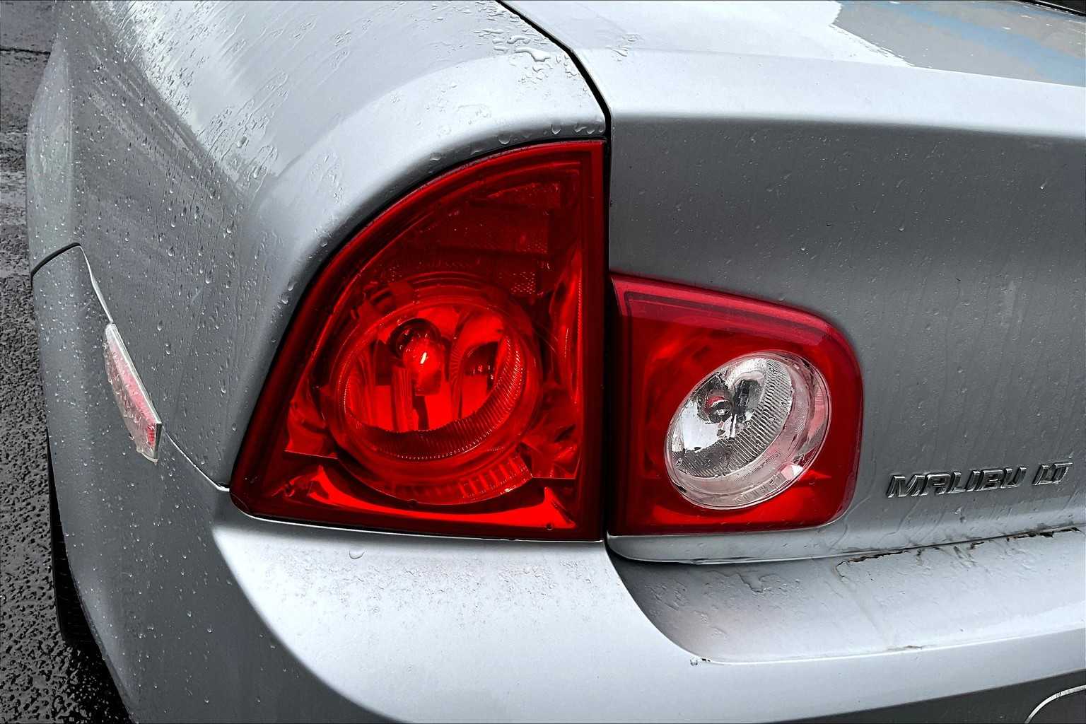 Thumbnail: 2012 Chevrolet Malibu - 32