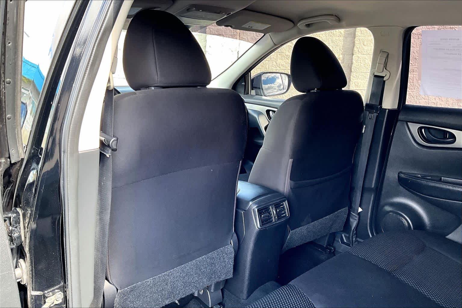 Thumbnail: 2021 Nissan Rogue Sport - 12