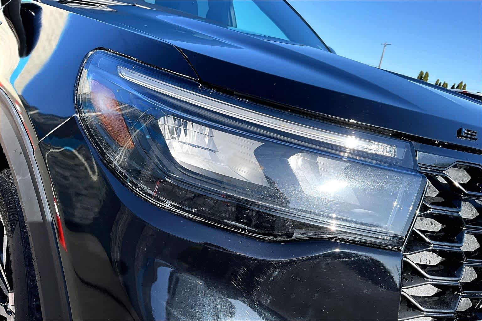 Thumbnail: 2025 Ford Explorer - 31