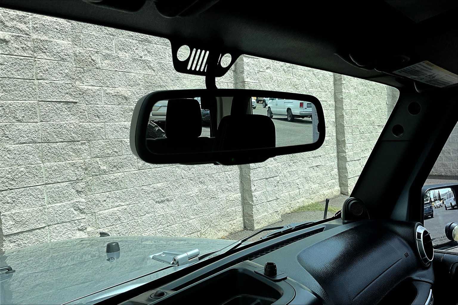 Thumbnail: 2013 Jeep Wrangler - 23