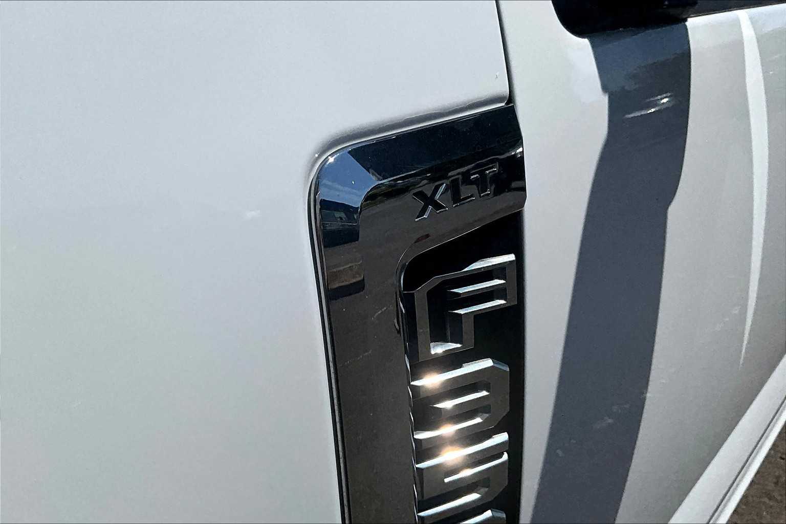 2022 Ford F-350 XLT 7