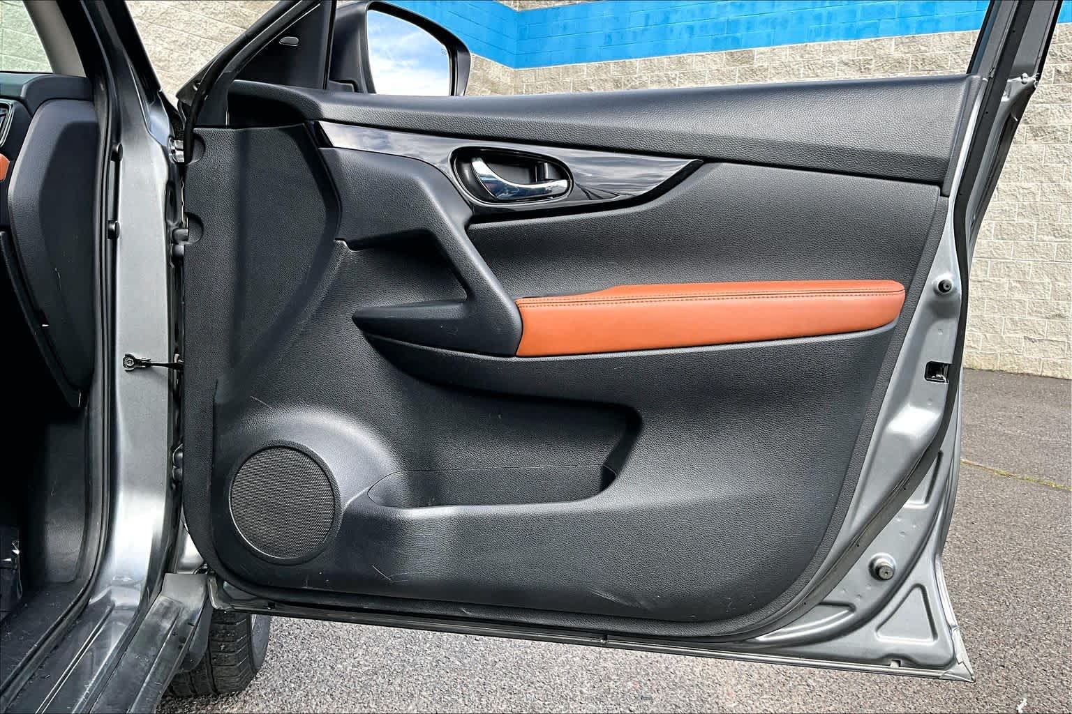 Thumbnail: 2018 Nissan Rogue - 28