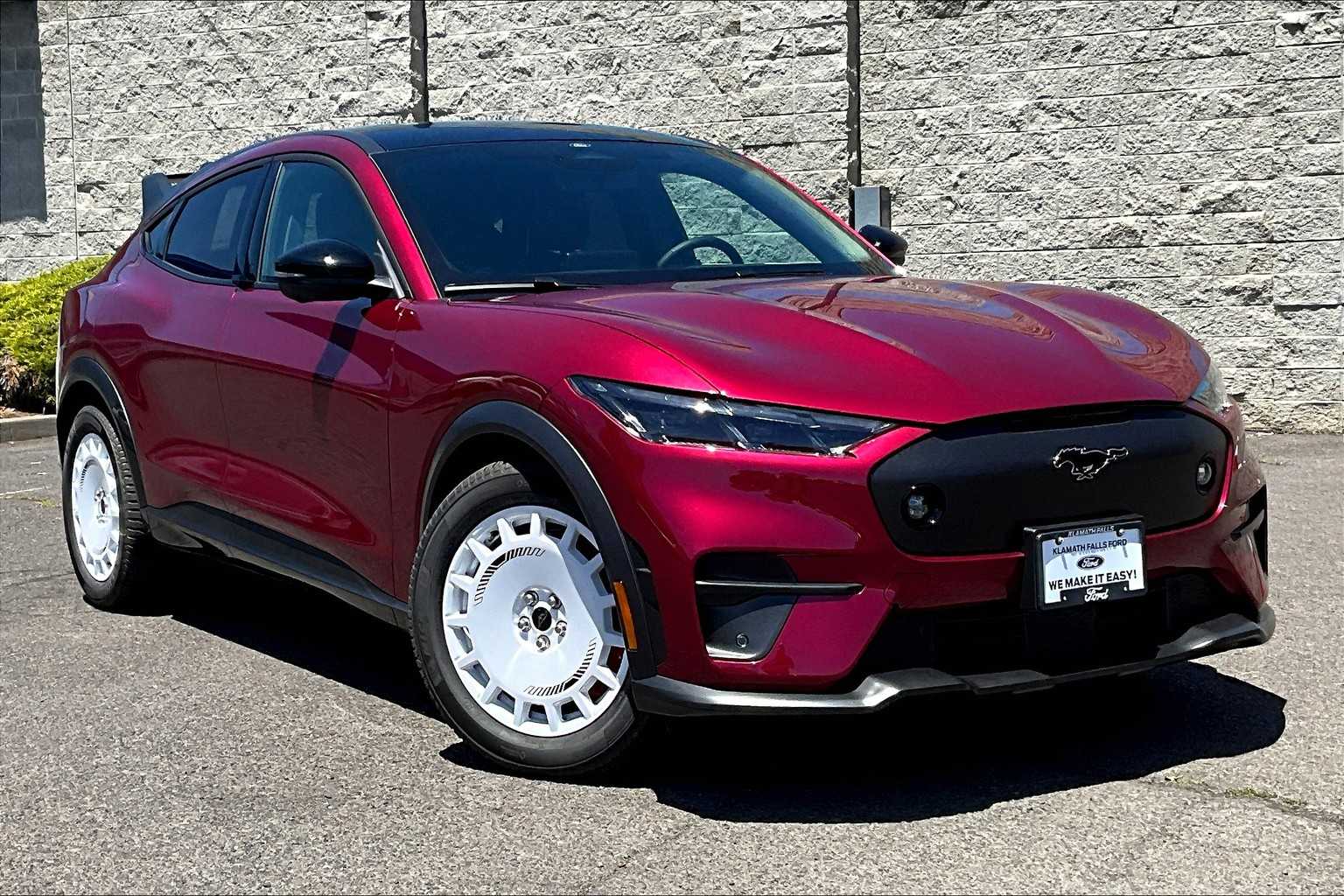 Thumbnail: 2025 Ford Mustang Mach-E - 21