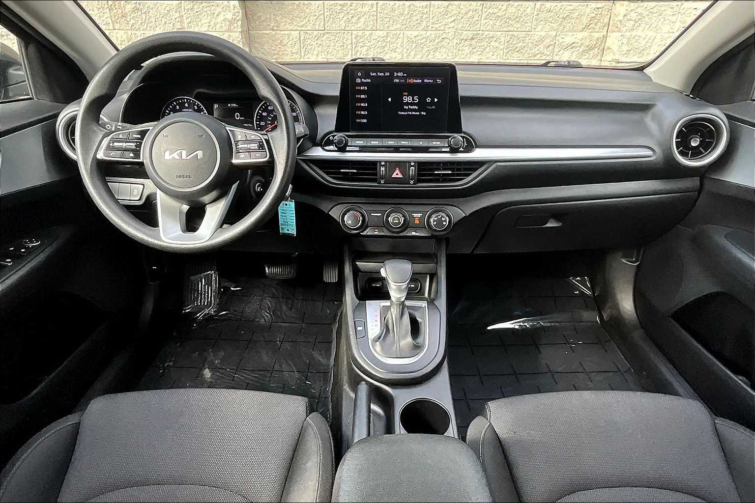 Thumbnail: 2023 Kia Forte - 10