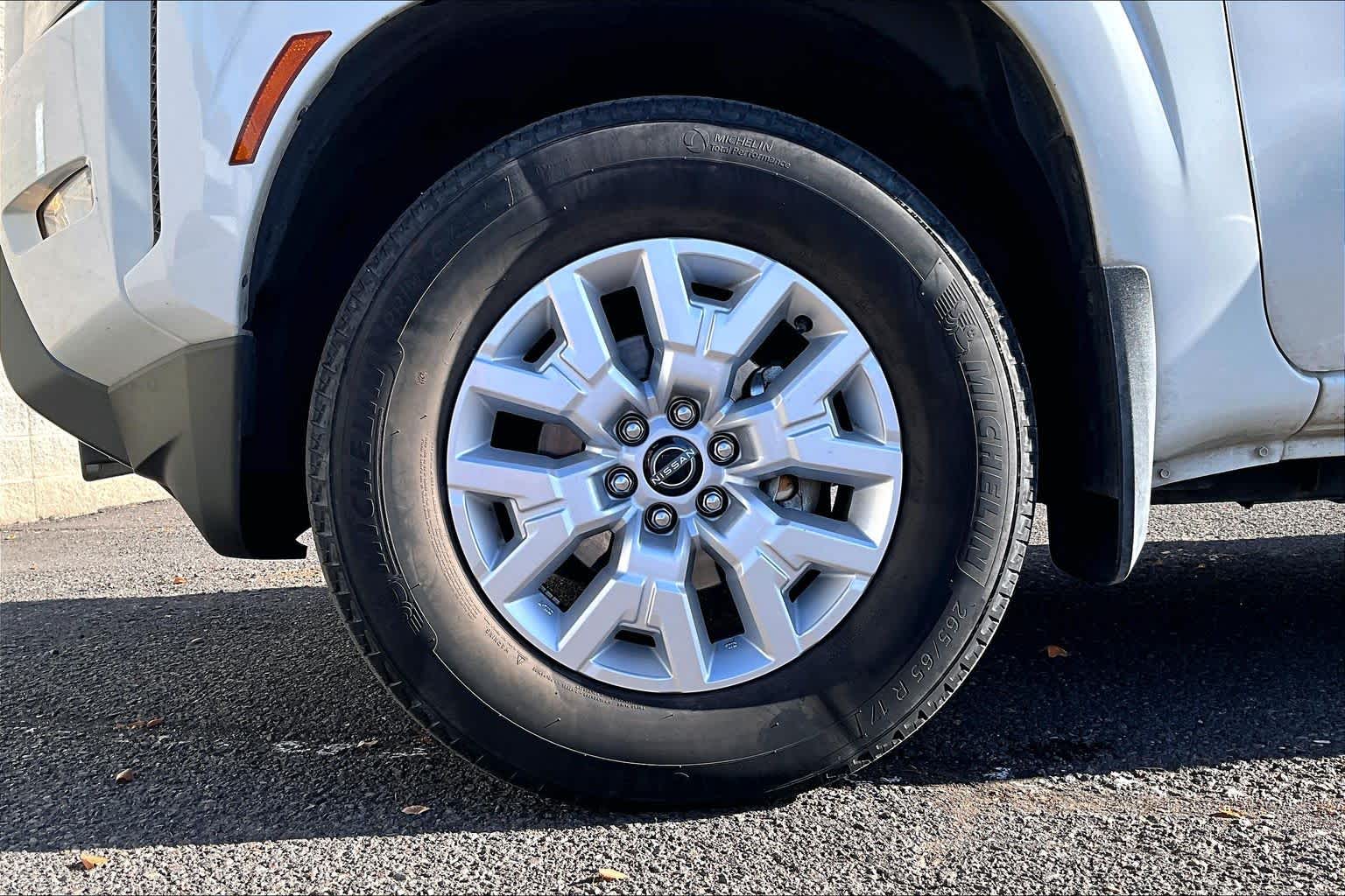 Thumbnail: 2022 Nissan Frontier - 8