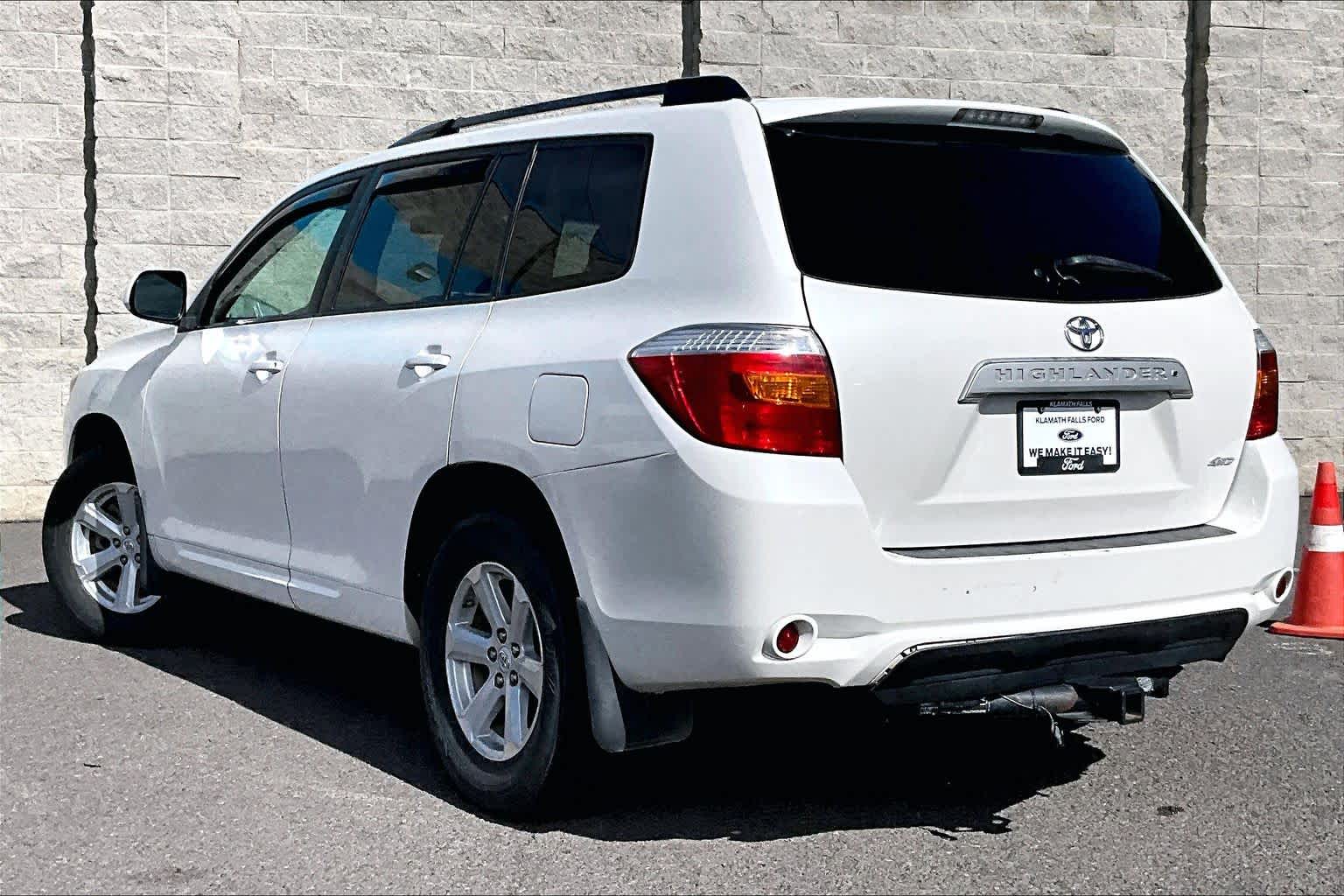 Thumbnail: 2010 Toyota Highlander - 4