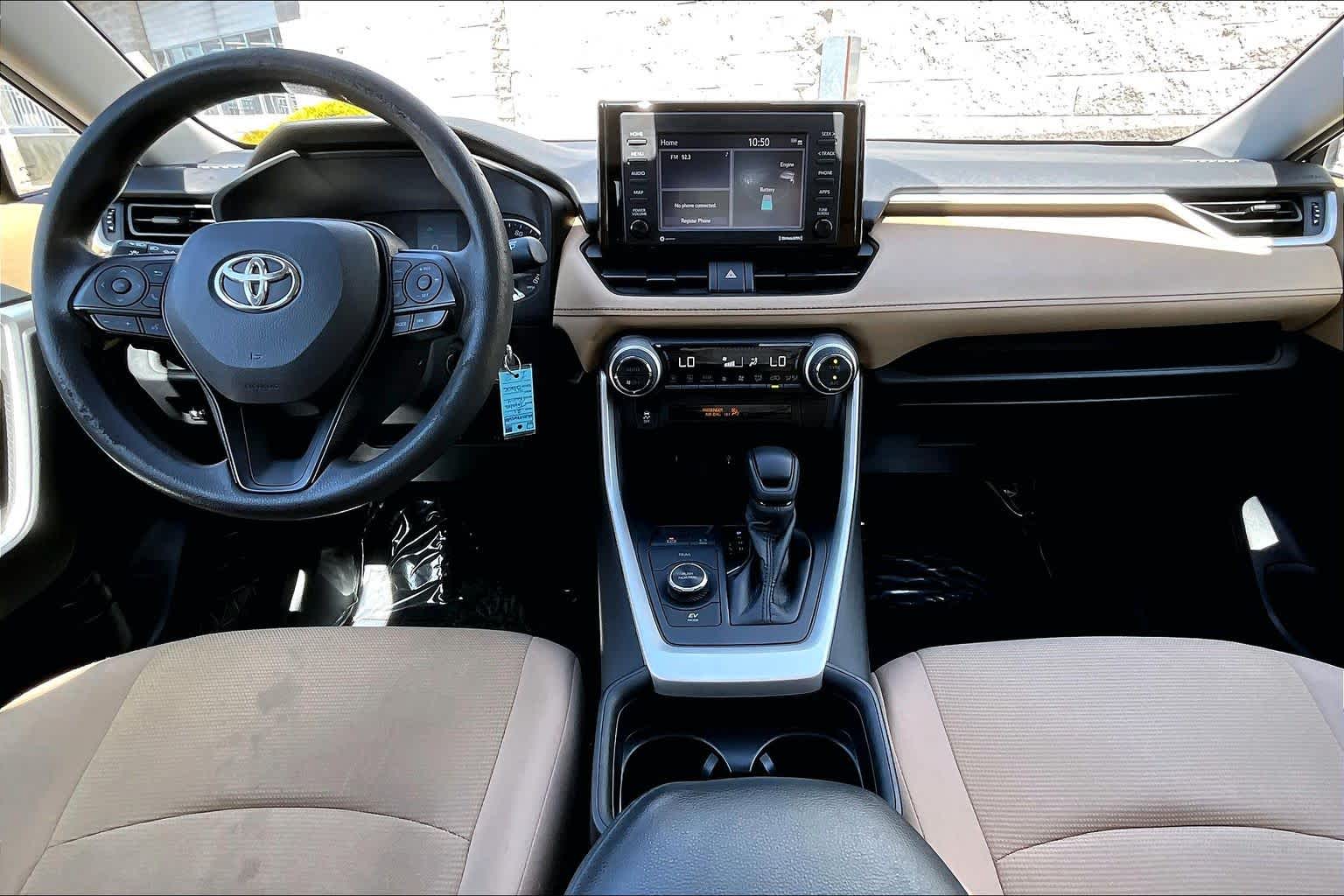 Thumbnail: 2021 Toyota RAV4 - 10