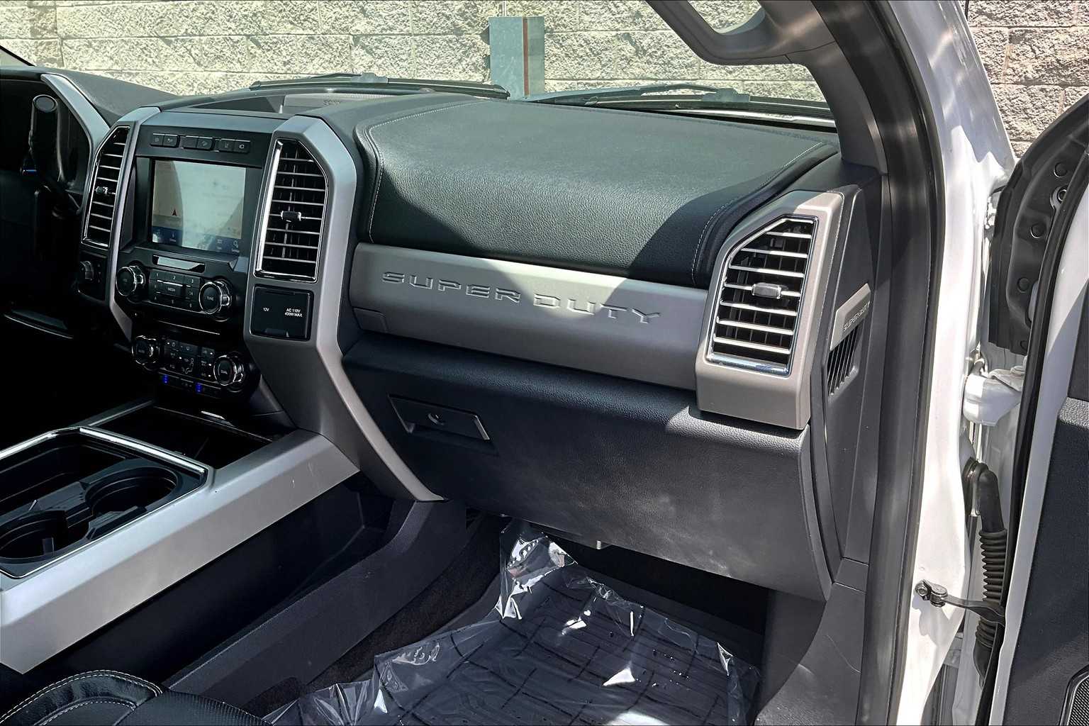 2017 Ford F-350 Lariat 23
