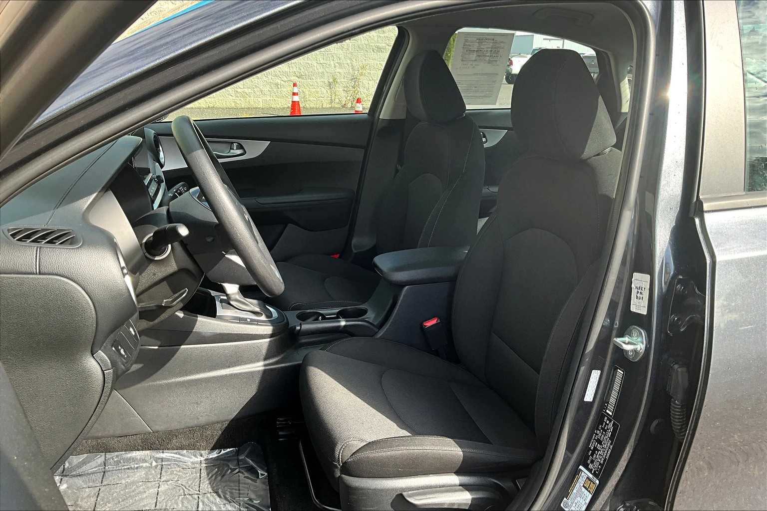 Thumbnail: 2023 Kia Forte - 11