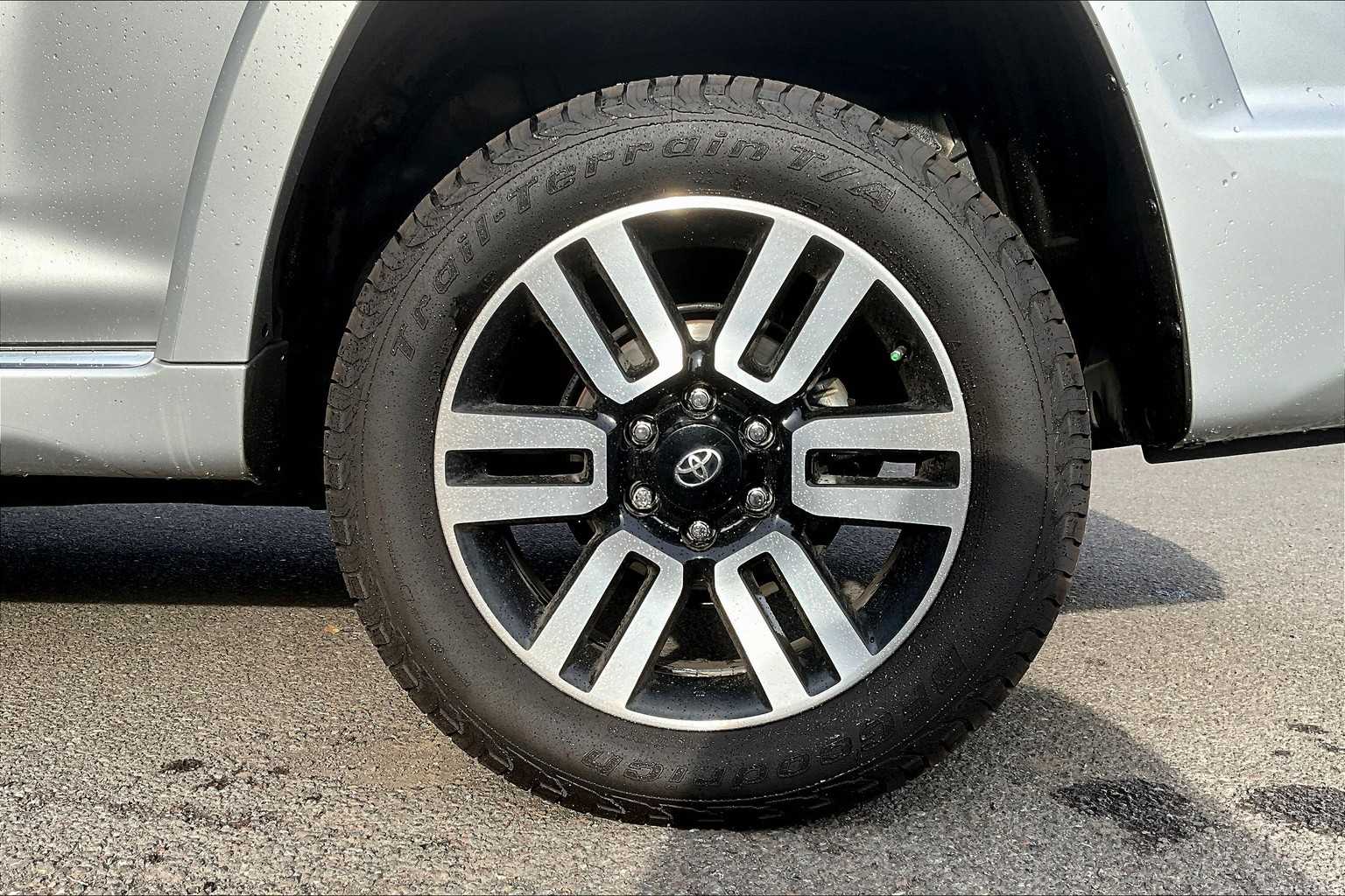 Thumbnail: 2022 Toyota 4Runner - 35