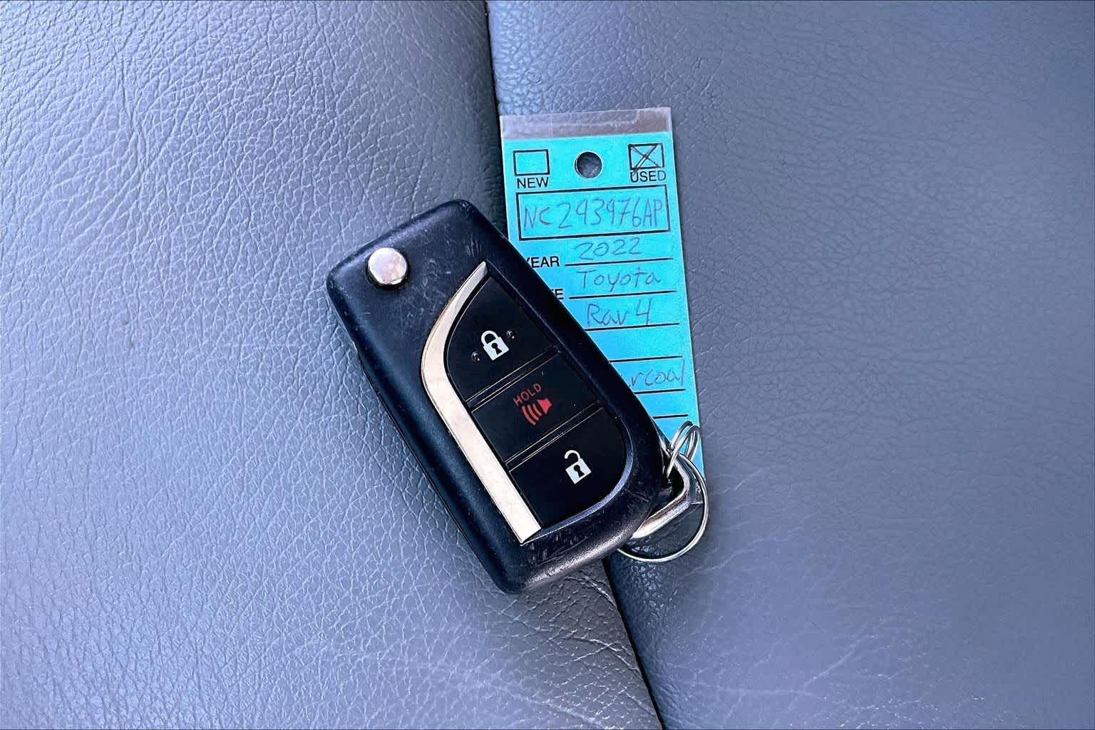 Thumbnail: 2022 Toyota RAV4 - 19