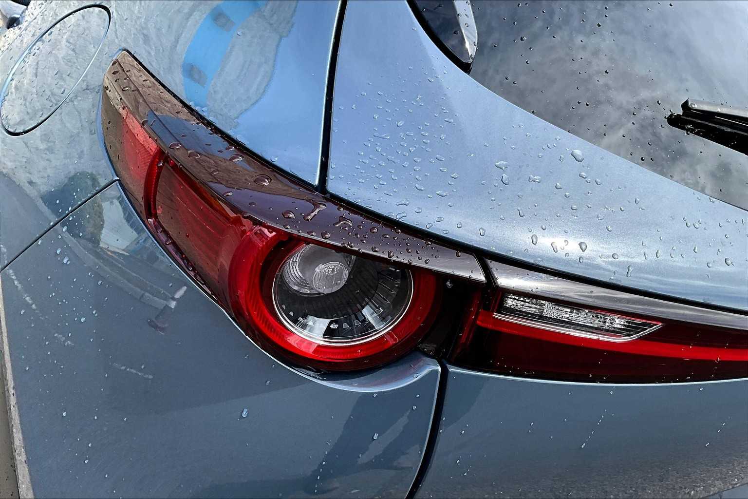 2024 Mazda CX-30 Carbon 32