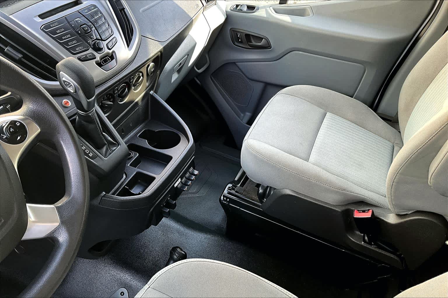 Thumbnail: 2018 Ford Transit Series - 16