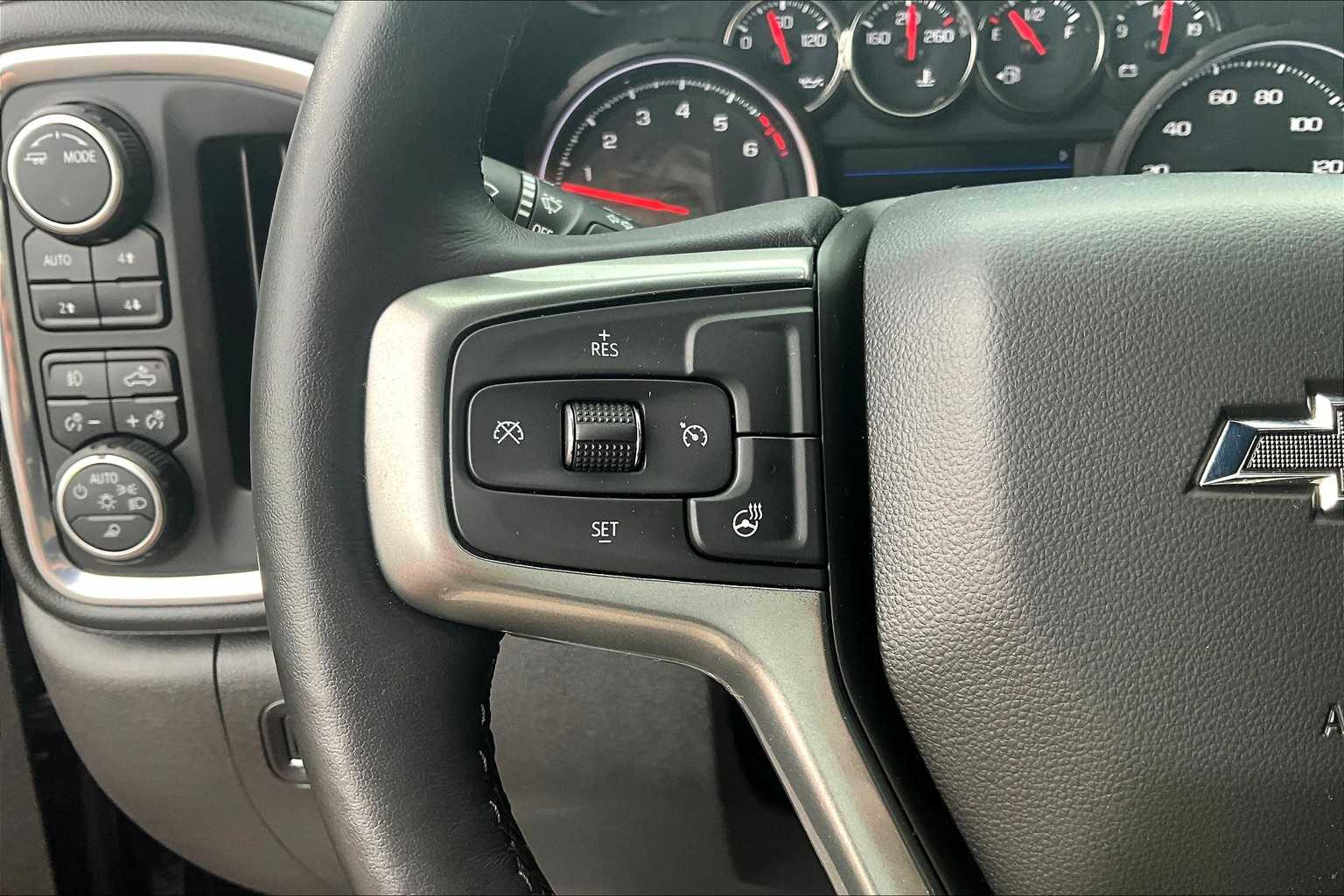 Thumbnail: 2021 Chevrolet Silverado 1500 - 24