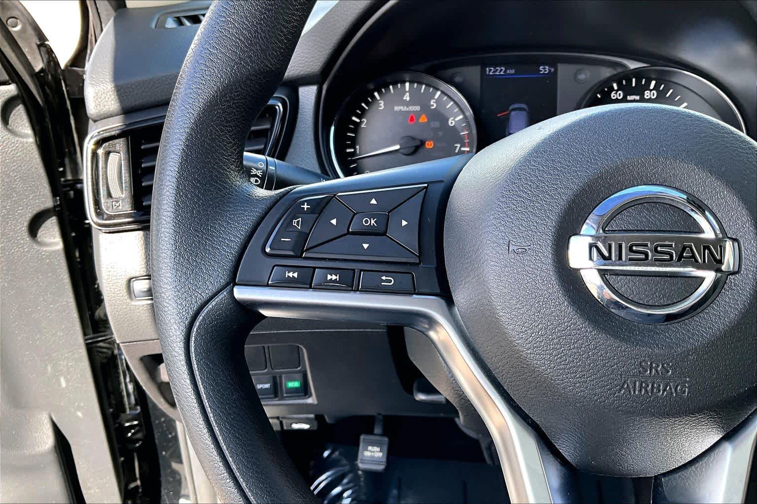 Thumbnail: 2021 Nissan Rogue Sport - 24