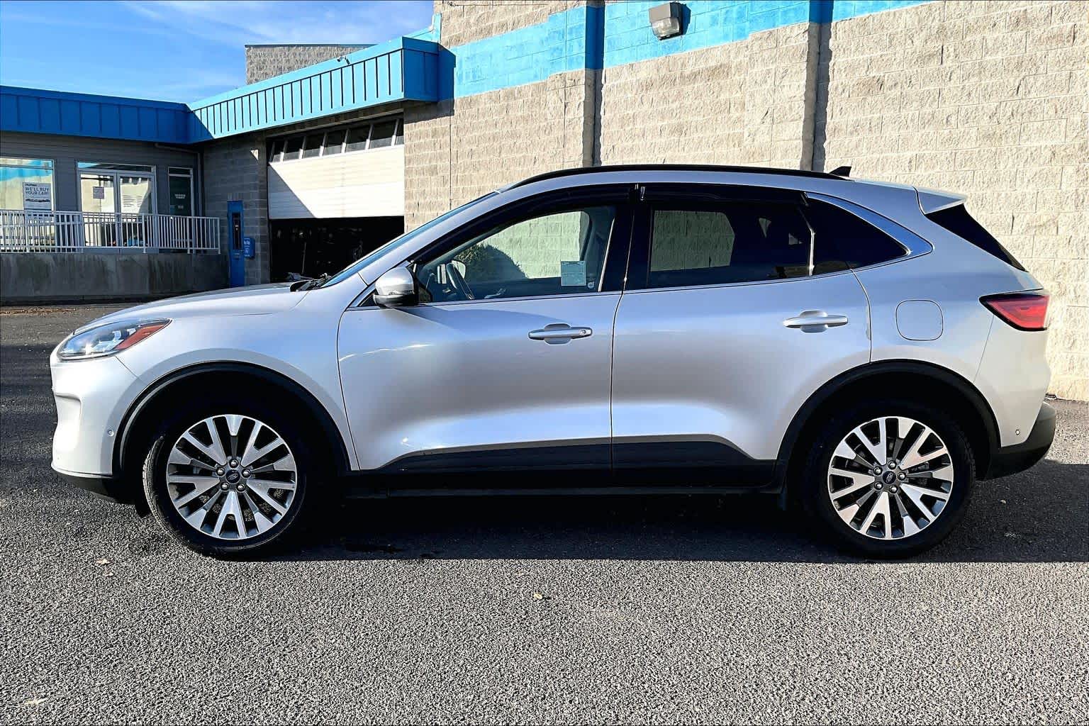 Thumbnail: 2020 Ford Escape - 3