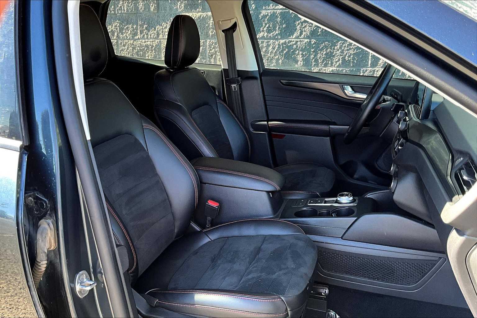 Thumbnail: 2022 Ford Escape - 13