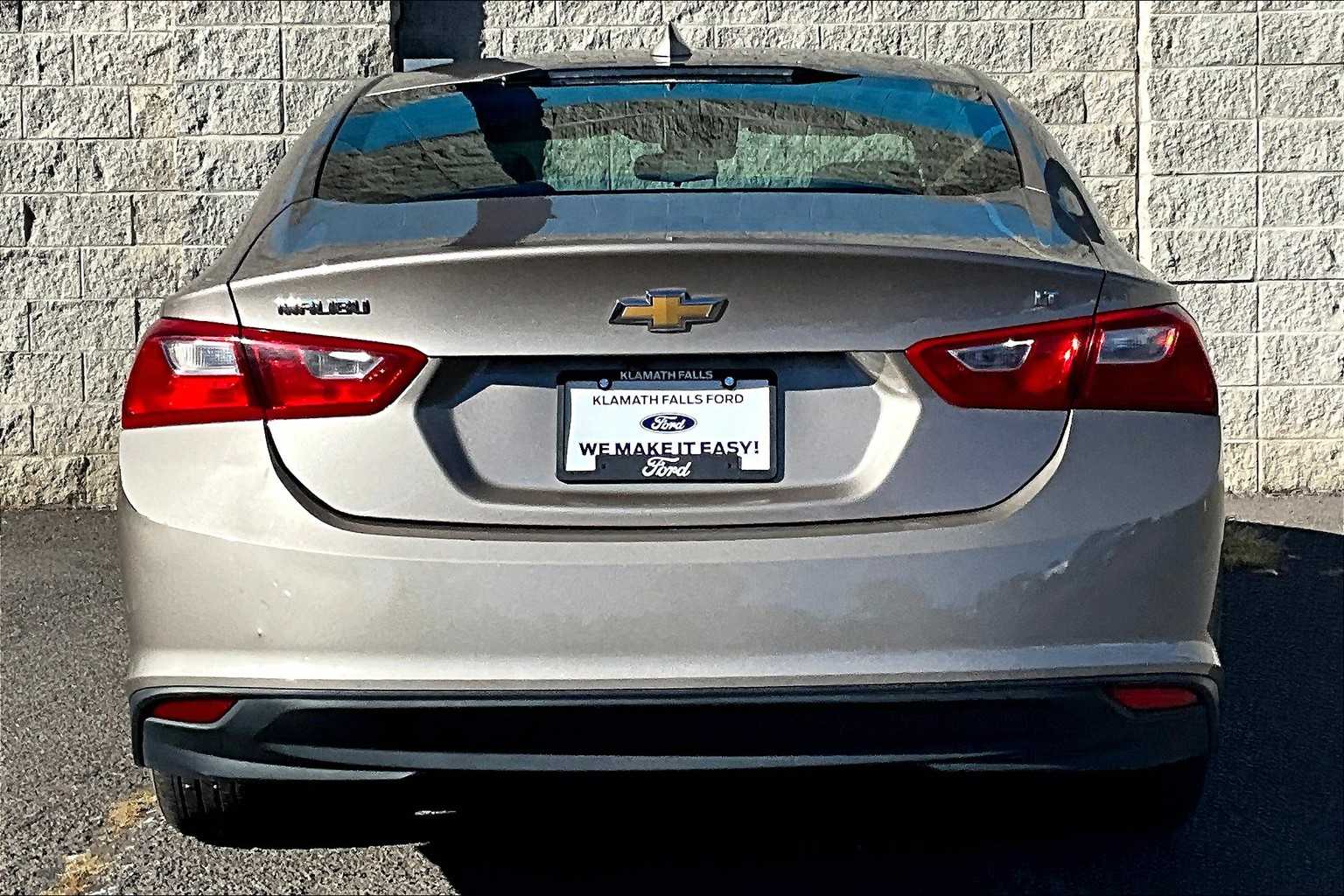 Thumbnail: 2023 Chevrolet Malibu - 5