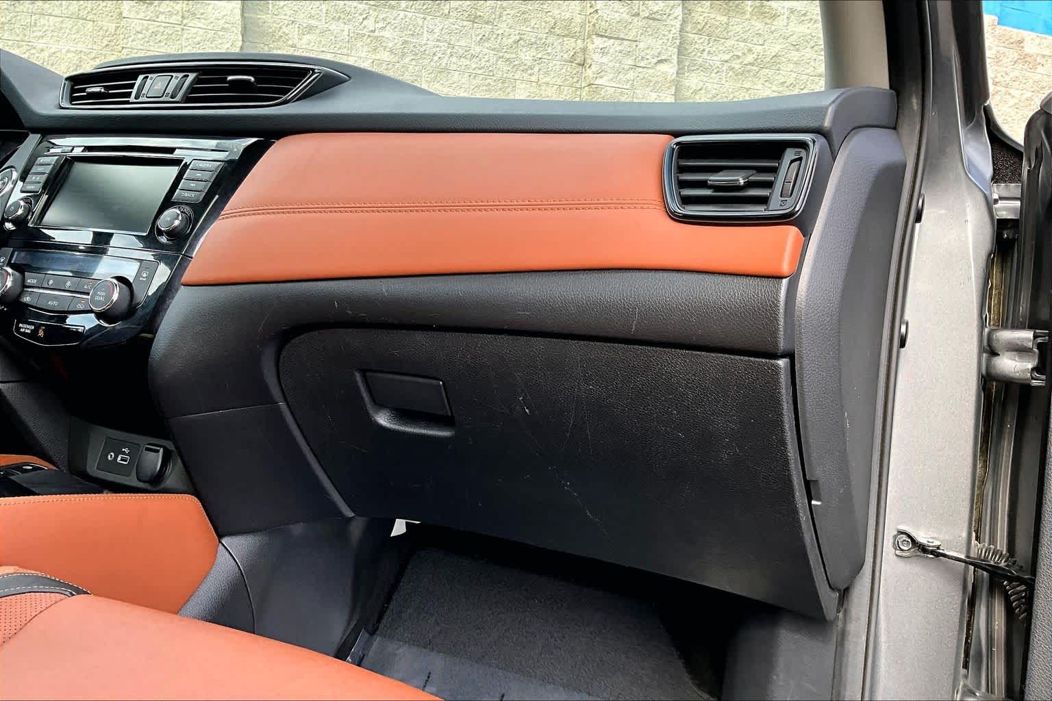 Thumbnail: 2018 Nissan Rogue - 23