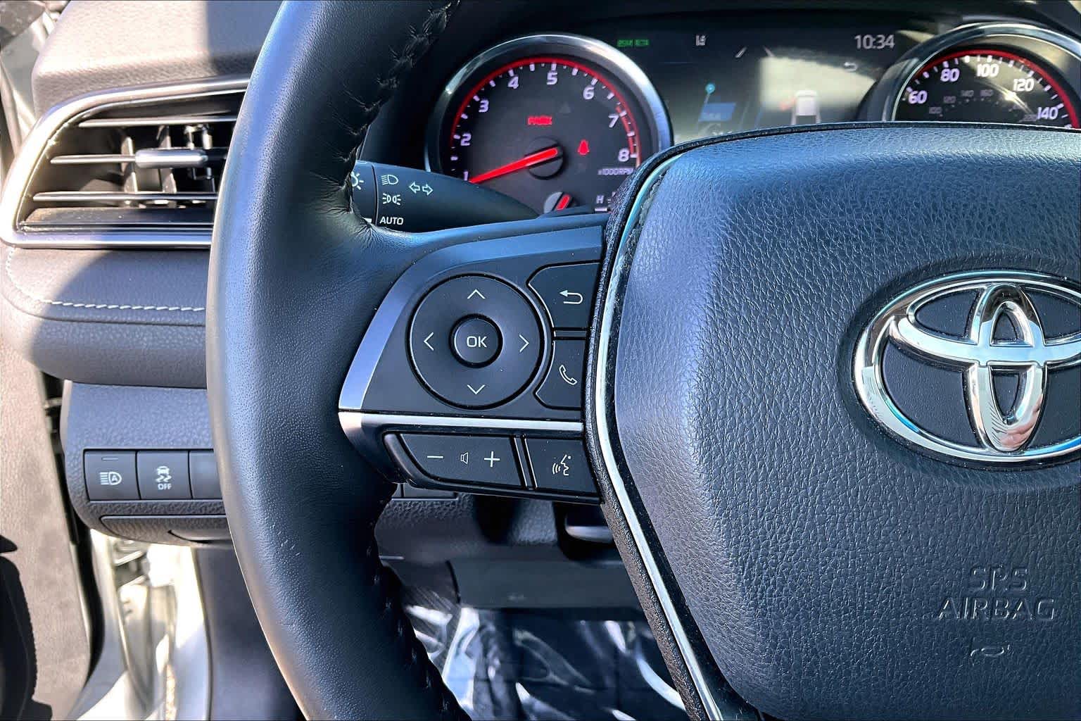 Thumbnail: 2020 Toyota Camry - 24