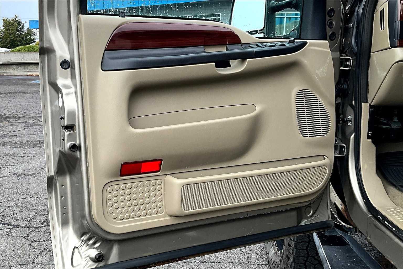Thumbnail: 2006 Ford F-350 - 27