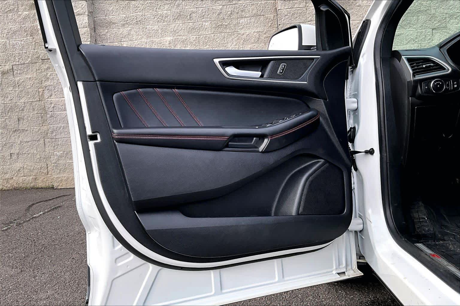 Thumbnail: 2022 Ford Edge - 27